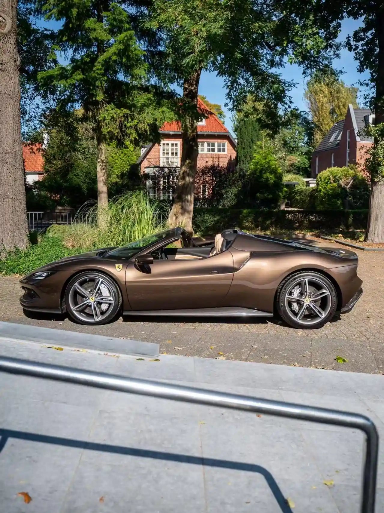 Full side profile of Ferrari 296 GTS in Mocha Truffle gloss metallic - Kaleido