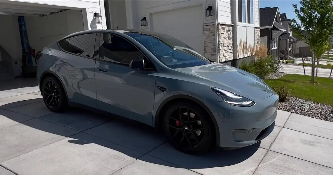 Tesla Model Y in Gloss RS Nardo Grey Deep wrap - front-right view - Kaleido