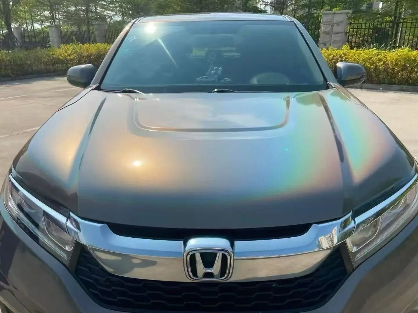 Front view of a Honda Avancier wrapped in Laser Holographic Gray holographic film - Kaleido