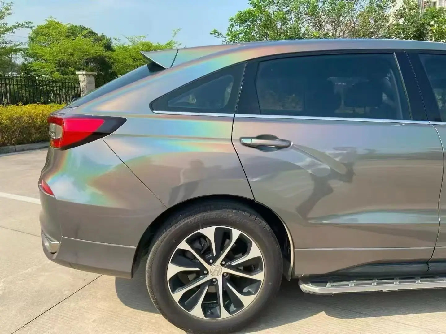 Honda Avancier with Laser Holographic Gray wrap - rear-right side view - Kaleido